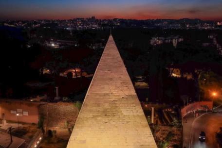 Piramide Cestia Ph. Fabio Caricchia Piramide Cestia Ph. Fabio Caricchia