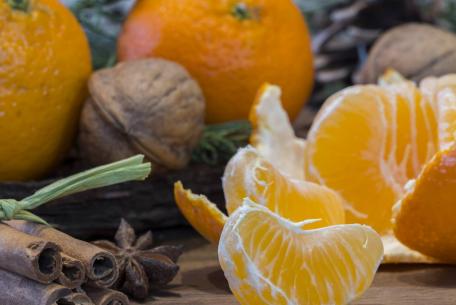 Mandarini, arance e frutta secca 