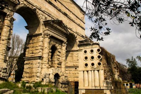 Porta Maggiore e Selpolcro di Marco Virgilio Eurisace Porta Maggiore e Selpolcro di Marco Virgilio Eurisace