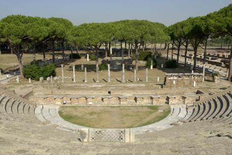 Teatro romano di Ostia Antica Teatro romano di Ostia Antica
