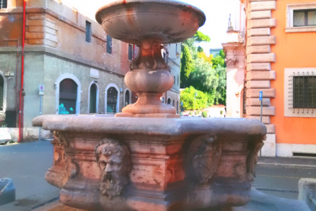 Fontana di Piazza Campitelli