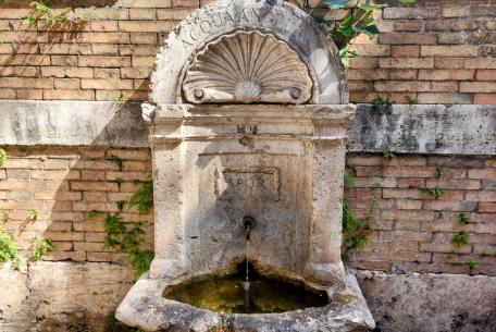 Fontana dell'Acqua Angelica a piazza delle Vaschette Foto Turismo Roma Fontana dell'Acqua Angelica a piazza delle Vaschette Foto Turismo Roma