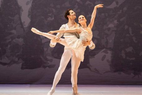 Lo Schiaccianoci - BALLETTO DI MILANO Lo Schiaccianoci - BALLETTO DI MILANO