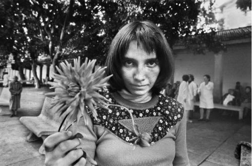 Letizia_Battaglia._Graziella._Via_Pindemonte._Ospedale_Psichiatrico._Palermo_1983