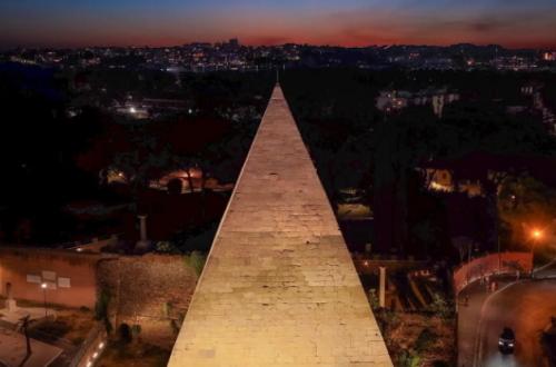 Piramide Cestia Ph. Fabio Caricchia Piramide Cestia Ph. Fabio Caricchia