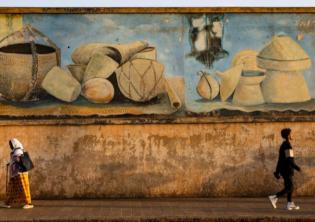 Mattatoio. Di luce e di polvere. L'Eritrea negli scatti di Alessandro Moggi