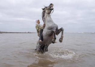 Farīsāt: Gunpowder’s Daughters © Chantal Pinzi, Panos Pictures 
