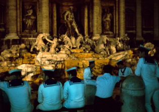 Fontaine De Trevi,1974 (c) donation Hervé Gloaguen, Ministère de la Culture (France), Médiathèque du patrimoine et de la photographie