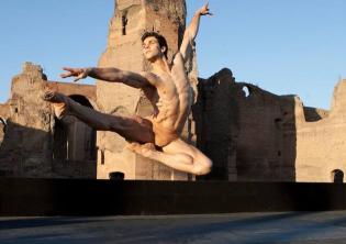 Roberto Bolle alle Terme di Caracalla, Roma ph. Luciano Romano