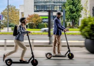 Sconti su monopattini, bici e car sharing per gli abbonati Atac-Foto: Pixabay
