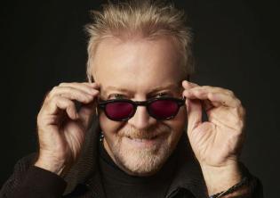 Umberto Tozzi - L'ULTIMA NOTTE ROSA Umberto Tozzi - L'ULTIMA NOTTE ROSA