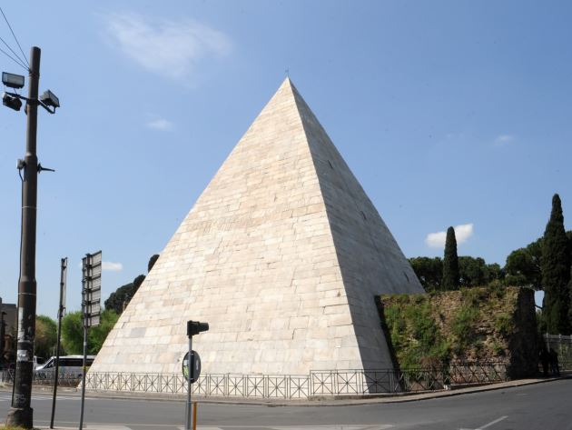 Dormitor Arhaic Manifesta piramide rome referinţă eșec Politicos