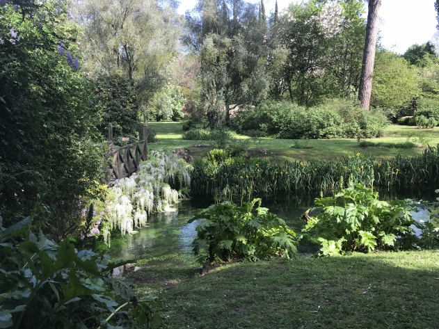 Il Giardino di Ninfa Il Giardino di Ninfa